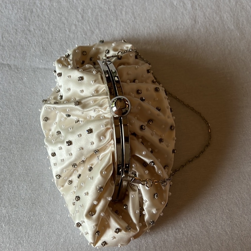 Darling pearl and crystal beaded cocktail purse - Picture 2 of 5